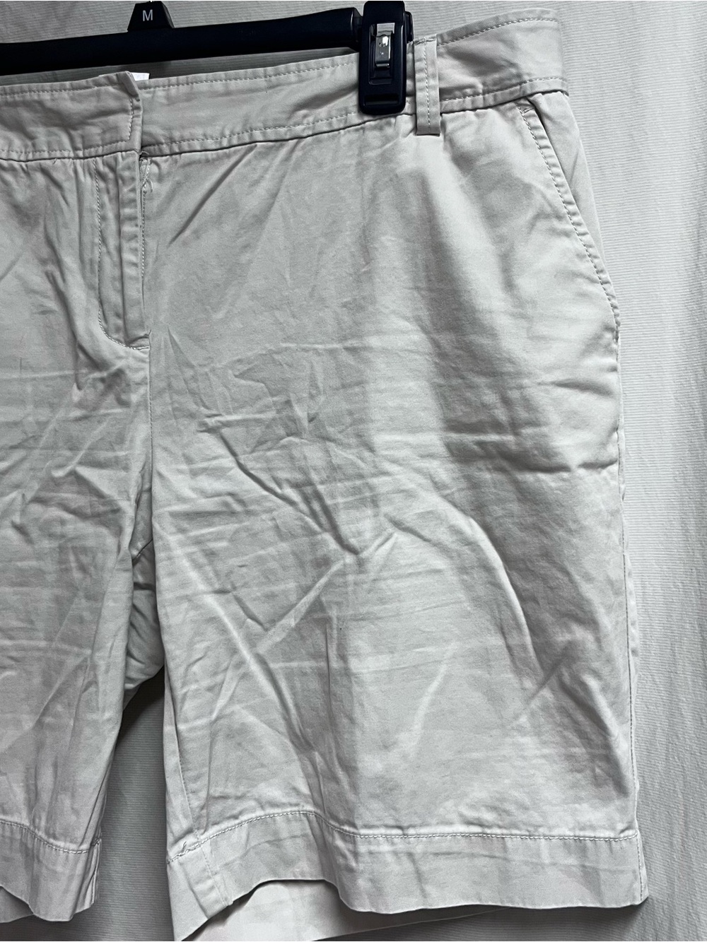 Lands' End Women Mid Rise Chino Shorts Size 16 Beige Classic Comfort - Picture 4 of 9